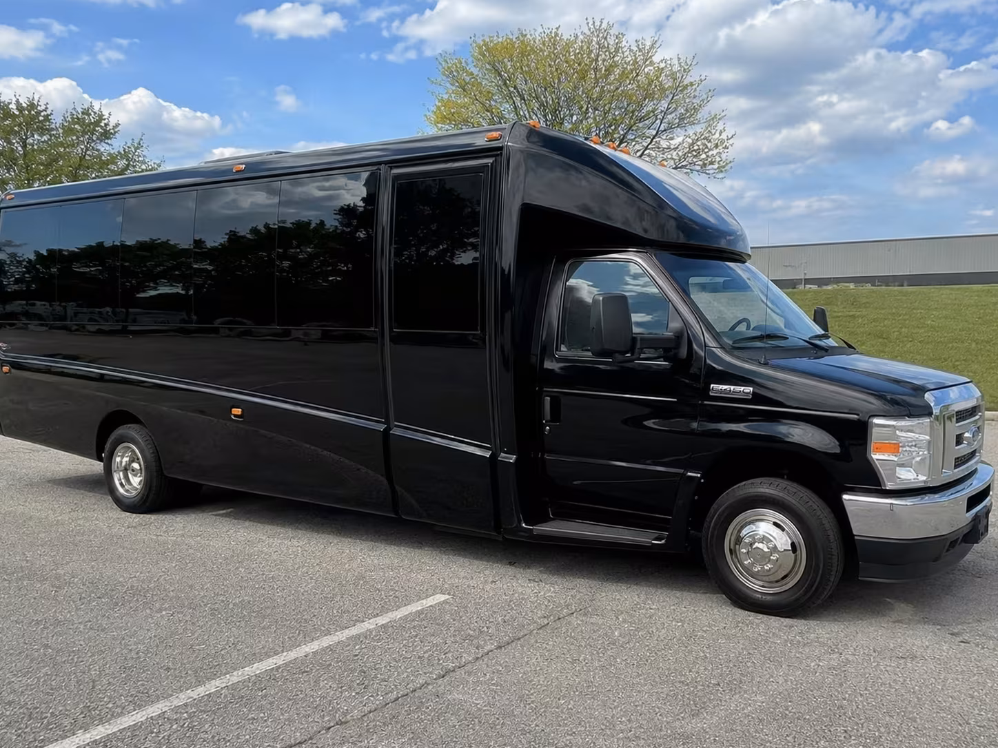 indio minibus rentals for agricultural and logistics workers